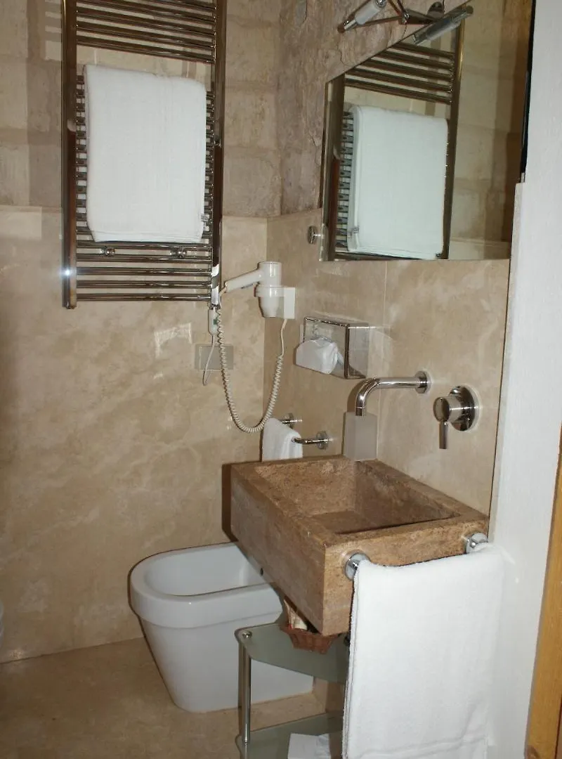 Palazzo Persone Dimora Storica Bed & Breakfast Lecce 3*,  Italy