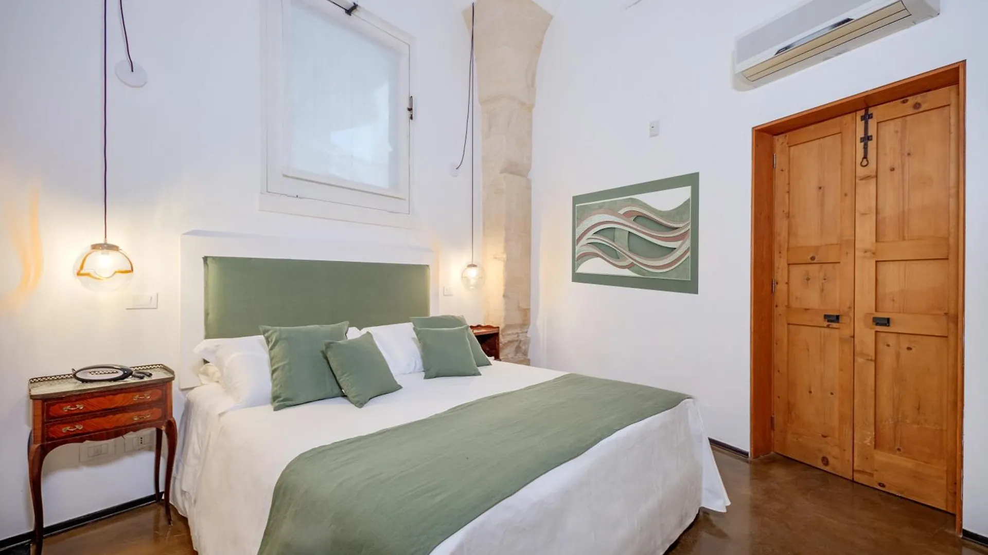 ***  Palazzo Persone Dimora Storica Bed & Breakfast Lecce Italy